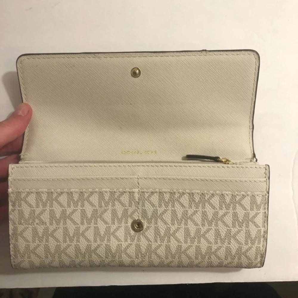 Michael kors white gold tone signature mk wallet